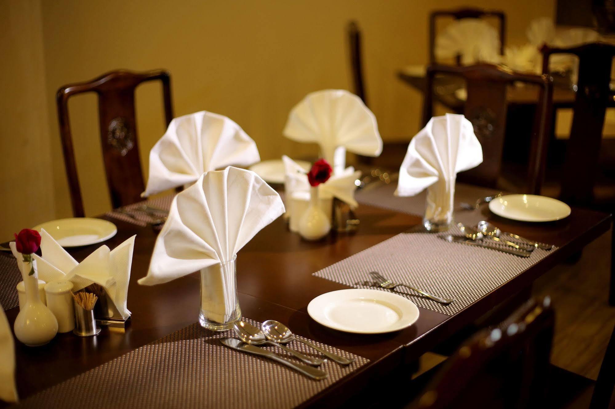 Five Elements Hotels Delhi- North Avenue New Delhi Eksteriør billede